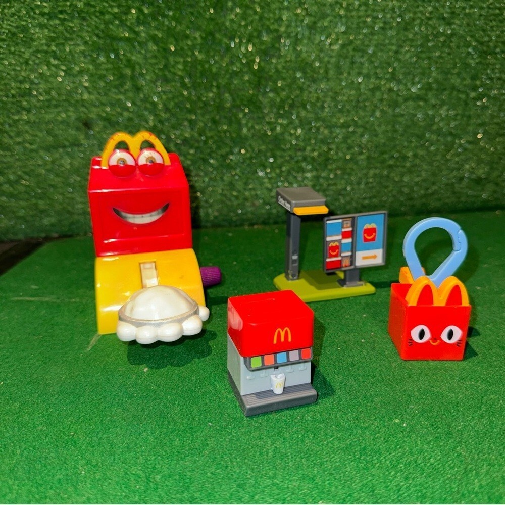 McDonalds 2025 "Lil McDonald's" miniature‎ Happy Meal toy set (4)